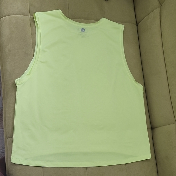 Papaya Green Muscle Tee Crop Top - Picture 3 of 9